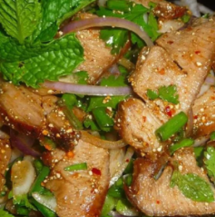 น้ำตกคอหมู